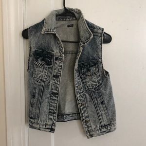 Acid wash vest